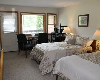 Charming and Cozy Getaway - Woodstock - Bedroom