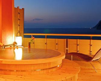 Shin Kaikatei Izumi - Izu - Balkon