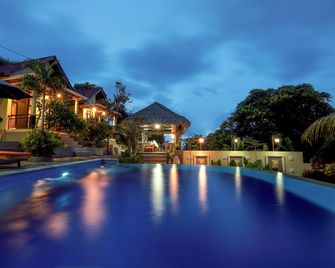 Nipah Pool Villas & Restaurant - Senggigi - Piscina