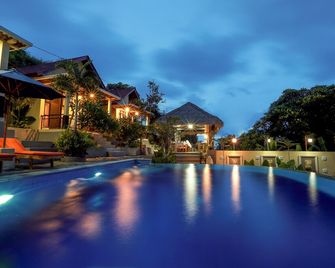 Nipah Pool Villas & Restaurant - Senggigi - בריכה