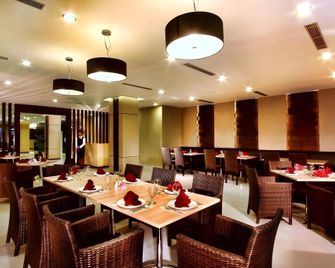 Orchardz Hotel Ayani - Pontianak - Restauracja