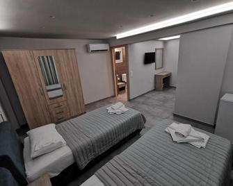 3 Island View Hotel - Nydri
