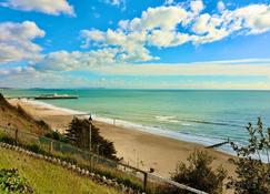 The Silver How - Bournemouth - Beach