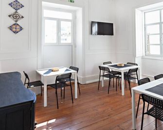 Baixa Terrace Hostel - Faro - Restaurant