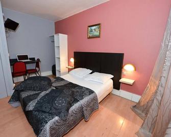 Hotel De La Poste - Paris - Chambre