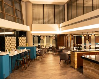 Crowne Plaza Ahmedabad City Centre - אחמדאבאד - בר