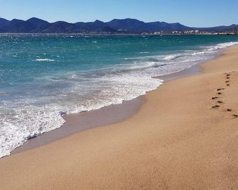 Cannes Les Pins - Cannes - Playa