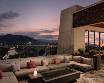 فندق شيراتون قصر ميتاشي - تبليسي - شرفة