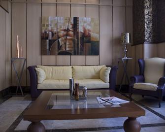 Hotel 4C Puerta Europa - מדריד - סלון