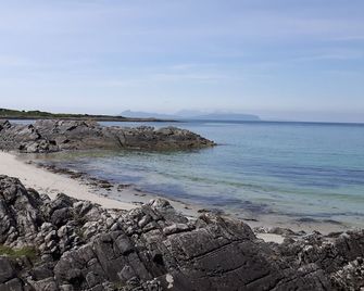 Traditional Loch Side Croft Cottage And Garden With Contemporary Extension - Lochailort - Beach