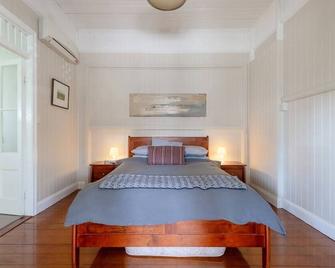Quaint & Cosy 1 Bedroom Apartment in Queenslander. - Brisbane - Bedroom