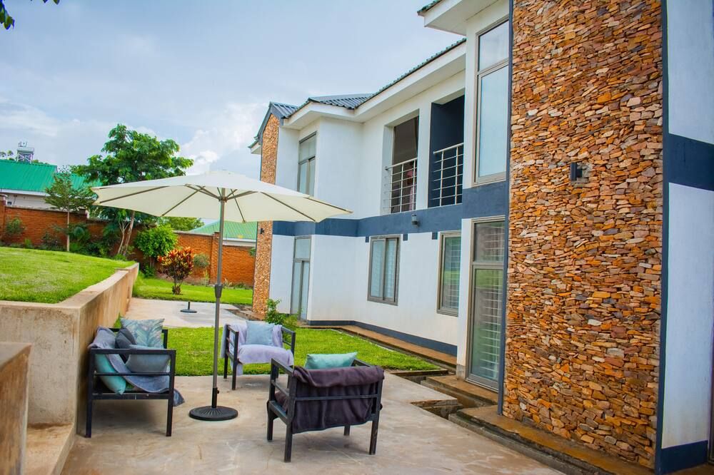 Divine Heights Bed and Breakfast Lilongwe Area 43 - לילונגווה - פטיו