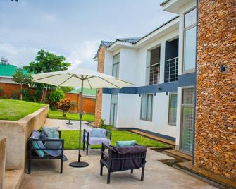 Divine Heights Bed and Breakfast Lilongwe Area 43 - Lilongwe - Patio