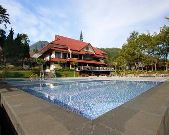 Kusuma Agrowisata Resort & Convention - Malang - Pool