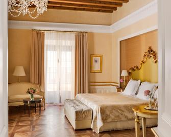Hotel Casa 1800 Sevilla - Sevilla - Habitación