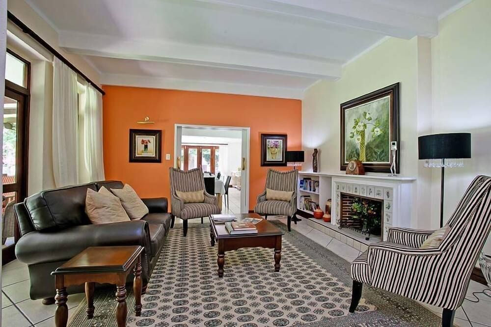 No 66 Sandton Lodge - Sandton - Wohnzimmer