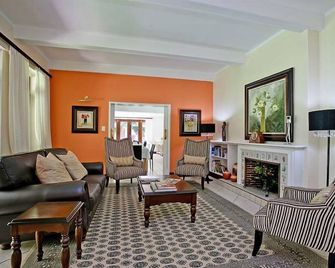No 66 Sandton Lodge - Sandton - Phòng khách