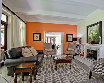 No 66 Sandton Lodge - Sandton - Wohnzimmer