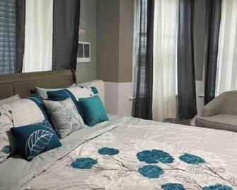 Classic King Suite Apartment - Schenectady