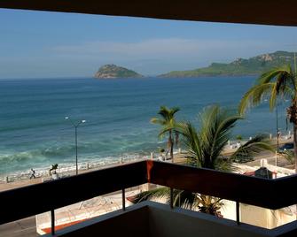 Del Real Hotel & Suites - Mazatlán - Balcony