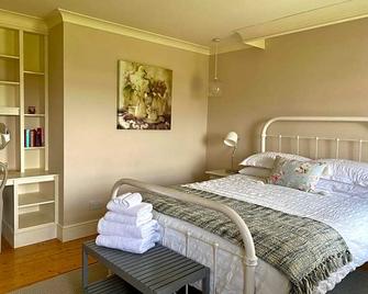 Brook Lodge - Glenties - Bedroom