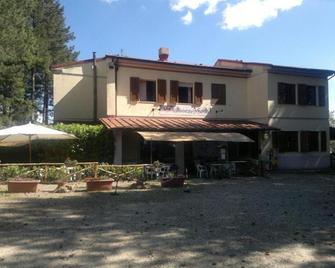 Hotel Le 3 Fonti - Loro Ciuffenna - Building