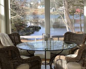 Twin Ponds Waterfront Guest house - East Boothbay