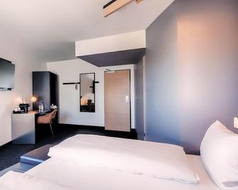 B&B Hotel Berlin-Airport - שונפלד (ברלין) - חדר שינה