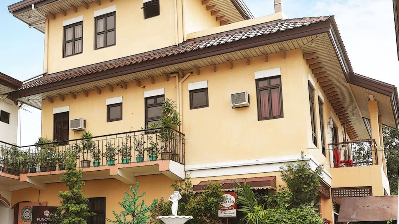Collado Hotel