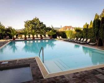 Vinosseum Bor- Es Apartmanhaz - Sopron - Havuz
