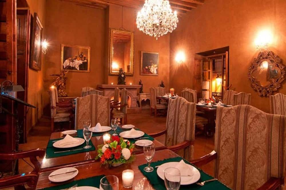 Mansion de los Sueños - פצקוארו - מסעדה