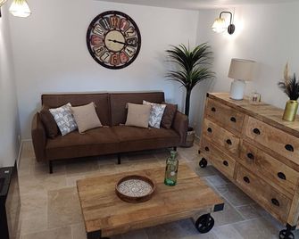 Gite Zen & Love - Distré - Living room