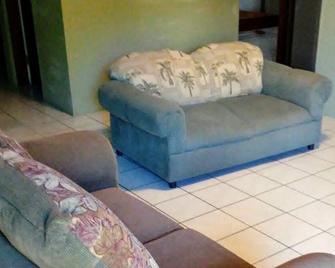 Welcome To The Village Located In Belmopan Belize City - Belmopan - Living room