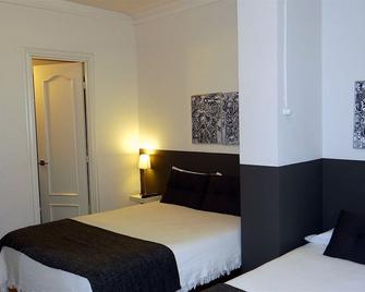 Hostal Muntaner - Barcelona - Bedroom