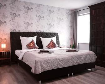 Hotel Villa am Paradies - Jena - Bedroom