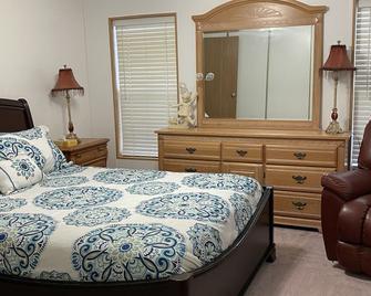 Hidden Gem near Butch Cassidy's Boyhood Home - Circleville - Bedroom