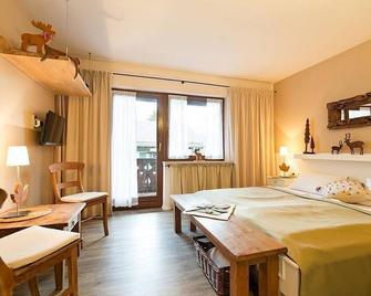 Das Schönanger Ferienwohnungen - Grainau - Schlafzimmer