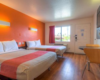 موتل 6 تشولا فيستا، كاليفورنيا - سان دييجو - تشولا فيستا - غرفة نوم