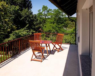 Elegant House in a Beautiful Village - Globocice - Balcón
