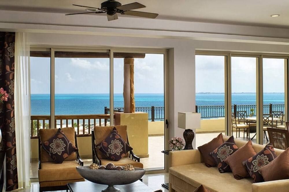 Luxury 4 Diamond Resort 3 bedroom penthouse sleeps 8 - איסלה מוחרס - סלון