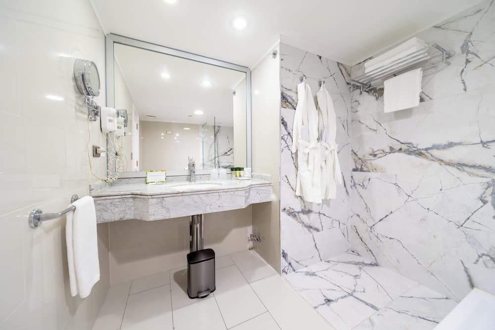 Wyndham Garden Santiago Kennedy thumbnail 3