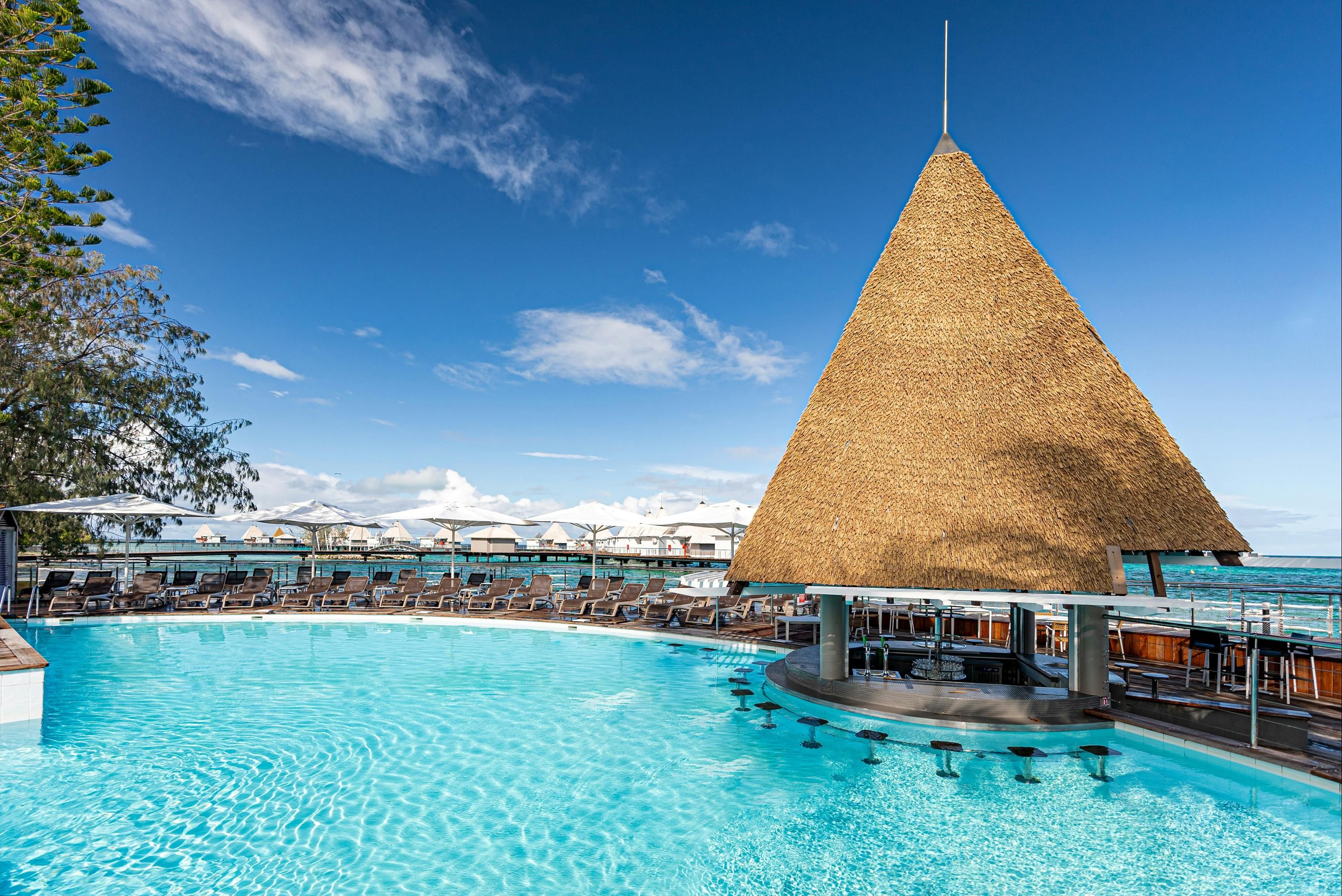 DoubleTree by Hilton Noumea Ilot Maitre Resort - Noumea - Pool