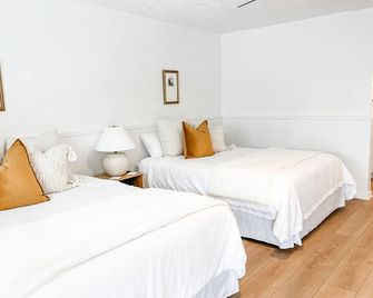 The Goldie Room - #21 - Whitehall