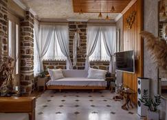 Lithos Messolongi Paradise - A Luxurious Retreat - Messolonghi - Living room