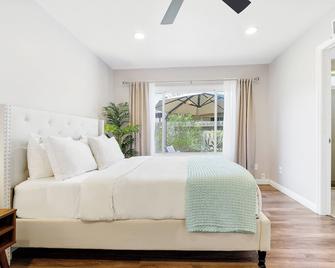 Bright Cozy 3b/2b with nice backyard & BBQ - Fairbanks Ranch - Bedroom