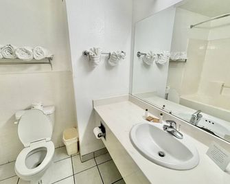 Fairbridge Inn & Suites Cleburne - Cleburne - Bad