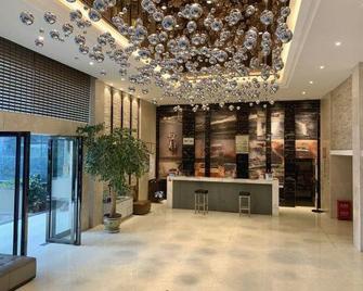 Dipai Business Hotel - Qujing - Recepción