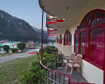 Himanshu Resort - Manali - Patio