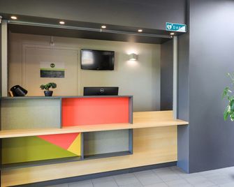 B&B HOTEL Dijon Les Portes du Sud - Marsannay-la-Côte - Front desk