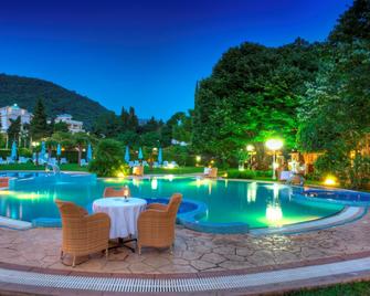 Hotel Rivijera - Petrovac - Zwembad